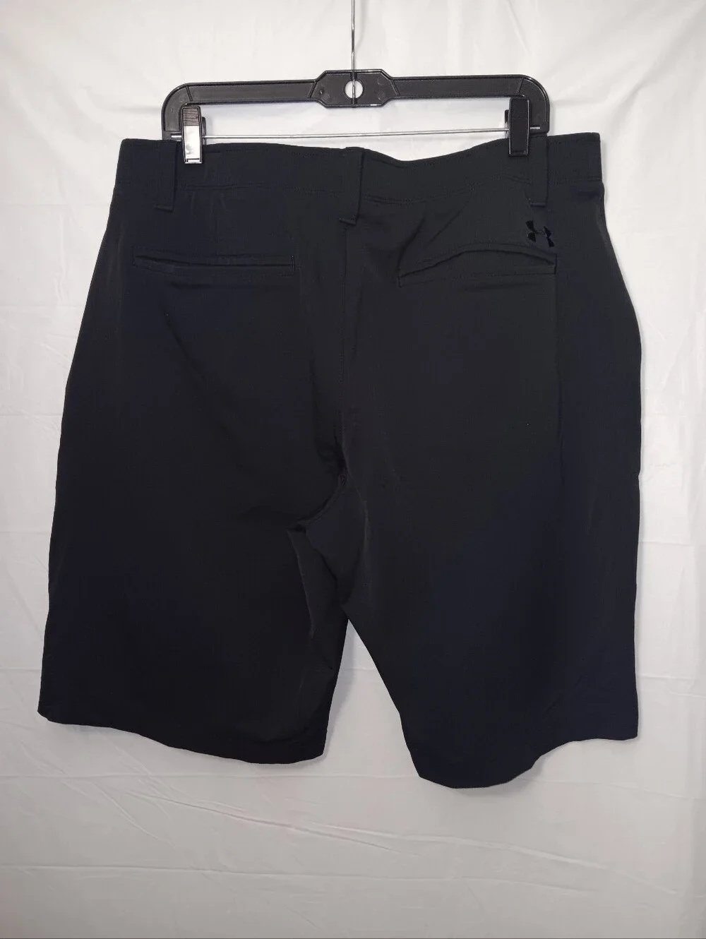 UNDER ARMOUR LIGHTWEIGHT CHINO PERFORMANCE GOLF SHORTS